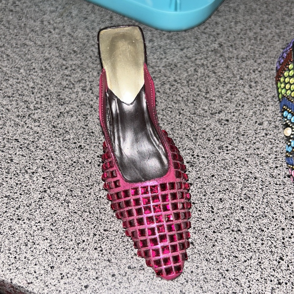Just The Right Shoe-Various Available choose yours at checkout posting for 1 - Picture 4 of 16
